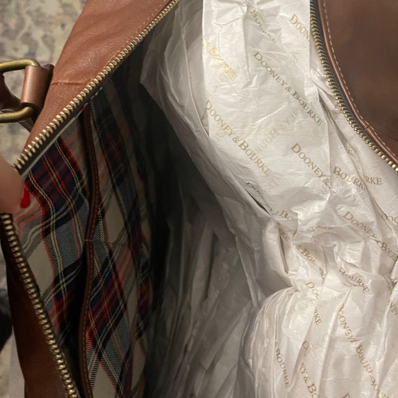 Dooney & Bourke Florentine Medium Duffle Bag- Perfect Gift for the Traveler! - Picture 4 of 11